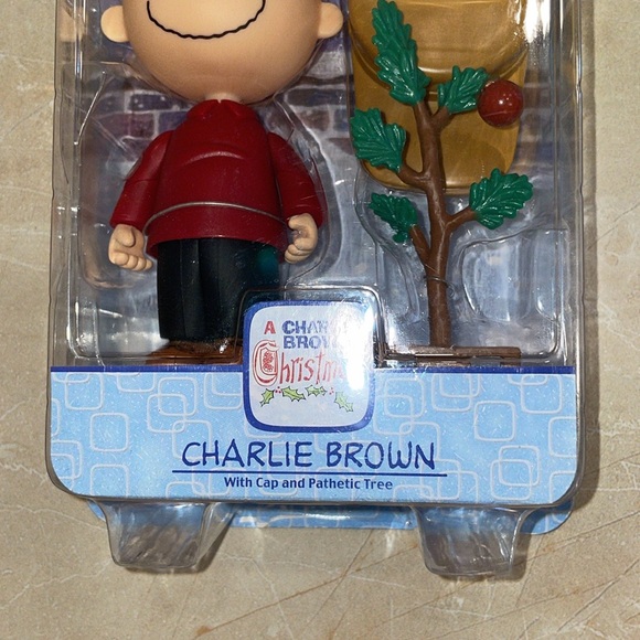 Charlie Brown Christmas with Cap and Pathetic Tree Poseable, NWOT - Picture 10 of 10
